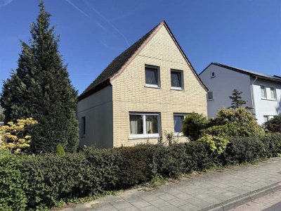 Vermietetes freistehendes Einfamilienhaus mit Garage und idyllischem Garten in gefragter Wohnl