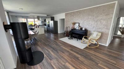 Stilvolle, neuwertige 4-Raum-EG-Wohnung mit geh. Innenausstattung mit EBK in Niefern-Öschelbronn