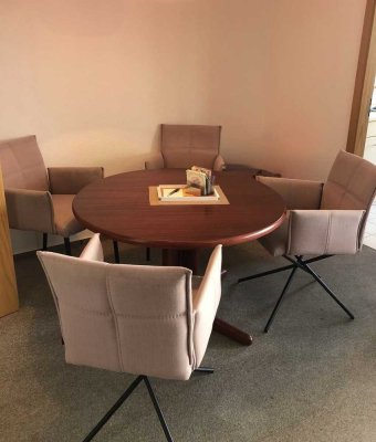 helle, möblierte (frisch renovierte) 2-Zimmer-Wohnung mit Loggia & EBK & TG in Lörrach Stadt