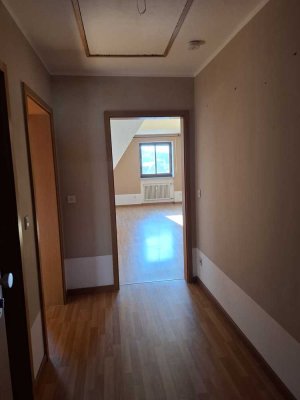 Schöne 2-Zimmer-Dachgeschosswohnung im Herzen von Neuburg an der Donau