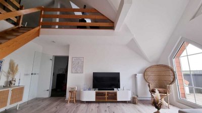 Attraktive und modernisierte 2-Raum-Dachgeschosswohnung mit geh. Innenausstattung mit Balkon