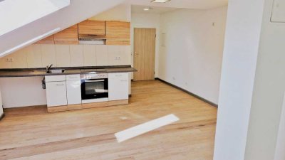 Frisch renovierte 3-Zimmer-Dachgeschosswohnung in ruhiger Lage von Reislingen – sofort bezugsfrei