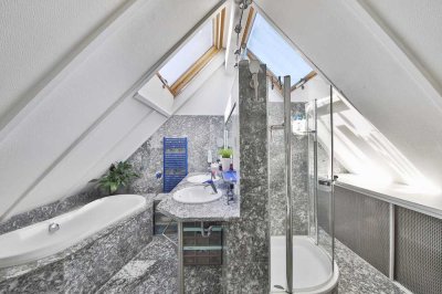 Traumhafte Maisonettewohnung mit Panoramablick, hochwertiger Küche und modernem Bad