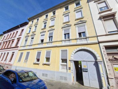 Ruhig wohnen mitten in der Stadt – Lichtdurchflutete 3-Zimmer-Wohnung mit Deckenhöhe und Charakter