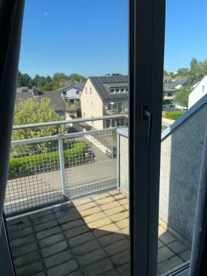 Monheim am Rhein: Stilvolle Maisonettewohnung mit Galerie und offenem Wohnkonzept!