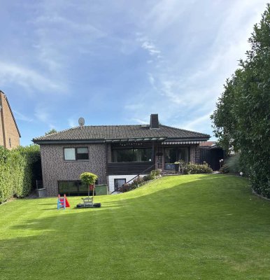 Lichtdurchfluteter Bungalow mit Aufstockungsmöglichkeit und großem Garten