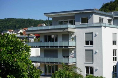 Moderne 2-Zimmer-Wohnung mit Balkon, Fußbodenheizung u. TG-Stellplatz in Inzlingen