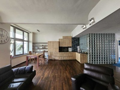 Bezugsfrei! Loft mit intelligentem Grundriss und großem Balkon!