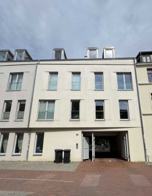 Moderne 4-Zimmer-Wohnung mit Balkon, Offener Küche und Gäste-WC - Inkl. Stellplatz und Keller