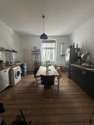 3ZK Durchgangsbad Altbauwohnung in Köln-Kalk