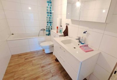 Doppelhaushälfte mit Ausbaumöglichkeit,  für Handwerker und Hobbybastler!