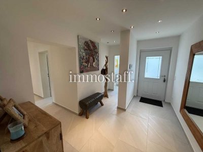 TRAUM AUF EINER EBENE! Moderner Flachdach-Bungalow, ruhige Lage, in Dinslaken-Hiesfeld zu verkaufen.