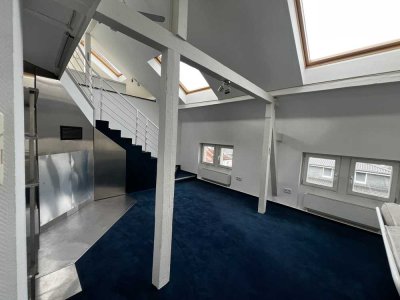 Außergewöhnliche 3,5-Zimmer Altbau-Maisonette-Wohnung im 4. OG in Frankfurt Westend-Nord