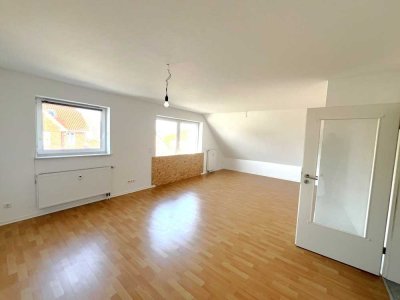 Perfekte Lage und Komfort: Helle 3-Zimmer Wohnung mit Balkon und Stellplatz