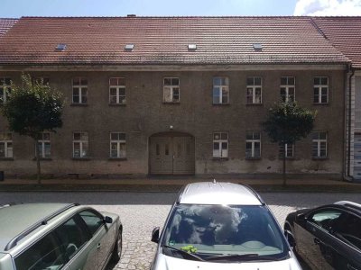 KRASS/Historische Schule am Marktplatz von Liebenwalde in BB: Einmalige Gelegenheit für 11 Wohnungen