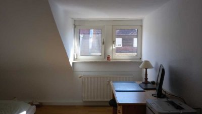 Moderne, helle DG-Wohnung in der Karlsruher Südweststadt