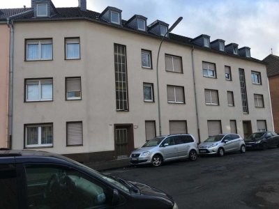 Schicke, frisch renovierte 3-Zimmerwohnung zentral gelegen