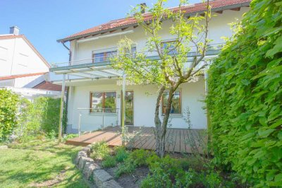 Sonnige, großzügige Terrassenwohnung mit Garten, Einbauküche uvm.