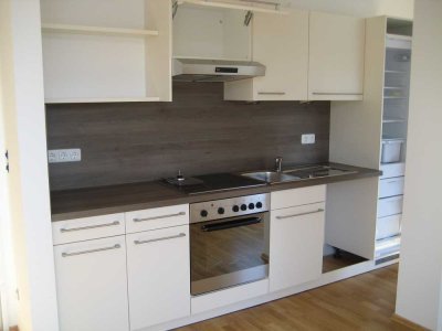 **Sendling**möblierte 2,5-Zimmer DG-Wohnung mit offener Küche**EBK **Duschbad**Keller**