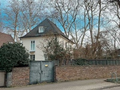 Wohnen auf dem Oberwerth – charmantes Einfamilienhaus mit Geschichte, Garten und viel Platz