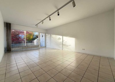 Stilvolles Wohnen in Grafenberg: 3-Zimmerwohnung mit Terrasse, Balkonen & Garage