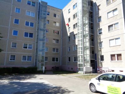 3 Zimmer mit Balkon und Fahrstuhl