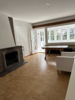 Helle 3,5-Zimmerwohnung mit sonnigem Wintergarten in Stuttgart-Rohr
