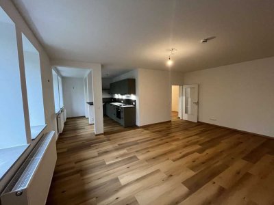 Kernsanierte Wohnung inkl. Küche und eigener Garage im Zentrum von Kempten