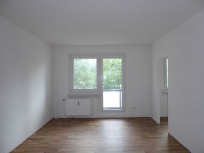 Kleine, süße Wohnung mit Duschbad und Balkon im Grünen!
