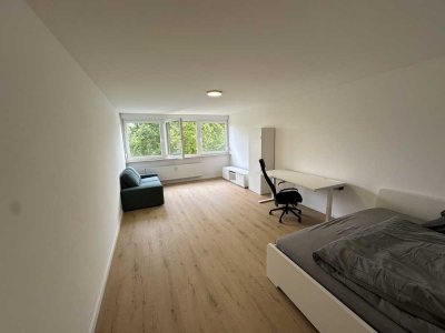 Möblierte 1,5-Zimmer-Wohnung mit Balkon & Aufzug in Erlangen-Bruck