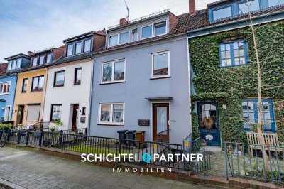 Bremen - Hastedt | Großes Mehrfamilienhaus mit drei Wohnungen, Balkon und Terrasse in zentraler Lage