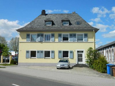 Koblenz - Metternich stilvolle zwei Zimmer Küche Bad Wohnung