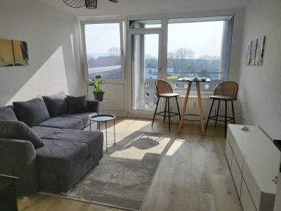 renoviertes und neu möbliertes Apartment mit Balkon in D-Rath