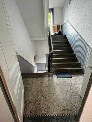 Charmante große  5-6  Zimmer Wohnung   mit Terrasse