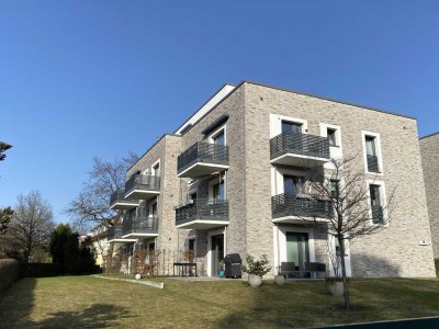 Neuwertige, moderne 2-Zimmer-Wohnung mit Balkon und Fahrstuhl