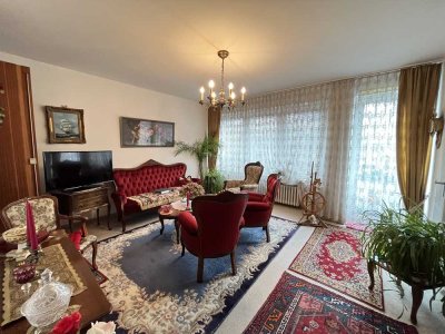 *TOP APARTMENT IN SUPER LAGE* - MIT KLEINEM BALKON