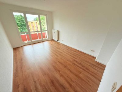 Ruhige Balkon-Wohnung in Brandenburg! **Besichtigung: Sa. 14.06.25 um 13:40 Uhr**