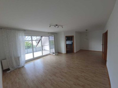 3 ZKBB 82qm Wohnung in Schloss Neuhaus zu vermieten