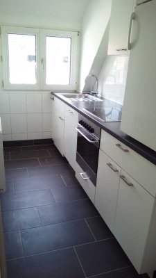 Gepflegte 2-Raum-DG-Wohnung mit Einbauküche in Remscheid