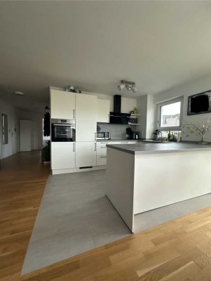 Gehobene 3,5-Zimmer-Wohnung mit EBK in Friedrichshafen