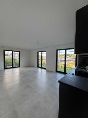 Neubau, 2 Zimmerwohnung mit Terrasse und Einbauküche