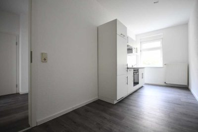 modernisierte 1-Raum-Wohnung im EG*Einbauküche*Tageslichtbad mit Wanne