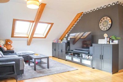 Lichtdurchflutete 2,5-Zimmer Dachgeschosswohnung im Herzen Augsburgs