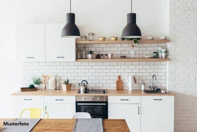 Perfektes Zuhause: Einfamilienhaus mit Carport, Pool, Gartenhütte &amp; Doppelgarage