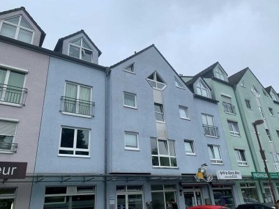 Helle Dachgeschosswohnung mit West-Loggia und TG-Stellplatz