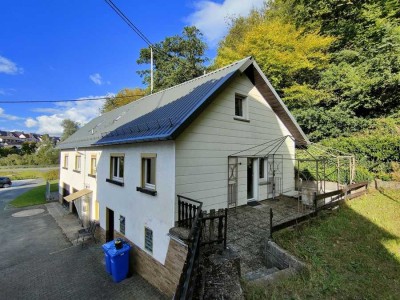 Charmantes Einfamilienhaus mit Gartenparadies, Doppelgarage und viel Potenzial in Heidenrod-OT