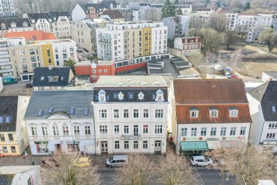Charmantes Wohn- und Geschäftshaus in Hafennähe