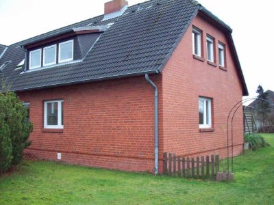 Top-Wohnung 3,5 Zimmer 120 qm mit Terrasse und Garten in gepflegtem 3-Familien-Haus