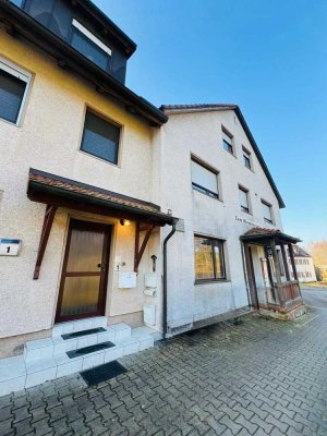Großzügige 4 Zimmer Wohnung mit Dachterrasse und Garage