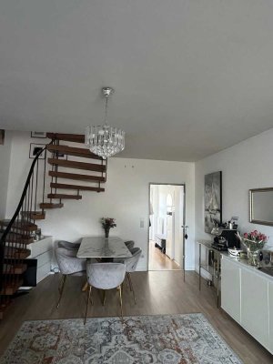 Helle 2‑Zimmer-Dachwohnung mit Dachterasse und Tiefgaragenstellplatz in Aachen‑Laurensberg,